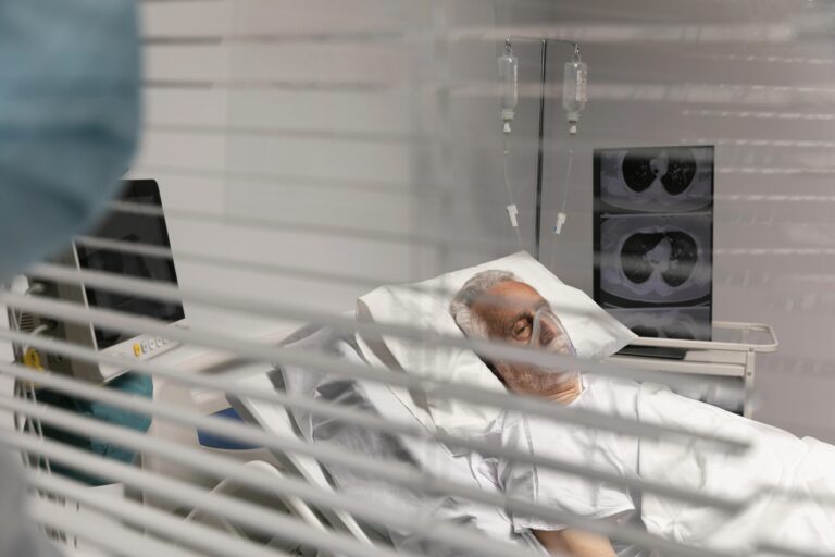 Estudo Identifica Fatores Prognósticos e Subgrupos Específicos em Pacientes Internados com Leucemia Mieloide Aguda e Insuficiência Respiratória